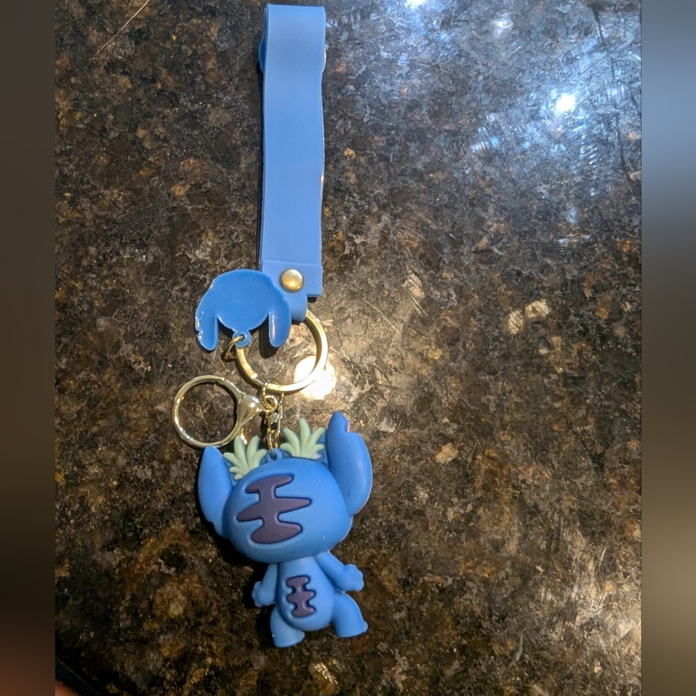 Stitch Keychain - Picture 2 of 2